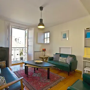  Apartment In Downtown